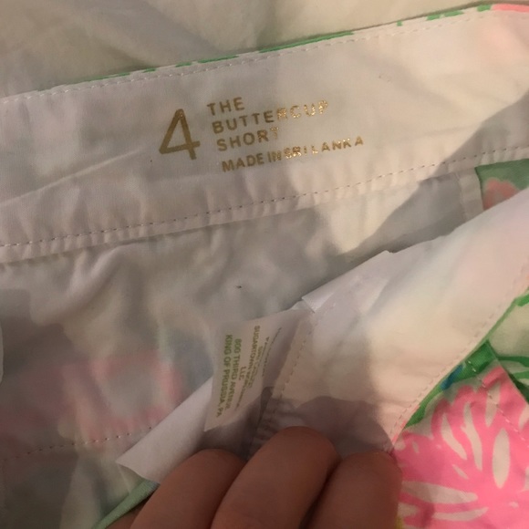Lilly Pulitzer buttercup shorts size 4 - Picture 2 of 2